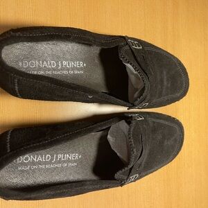 Donald J. Pilner womens black suede loafers